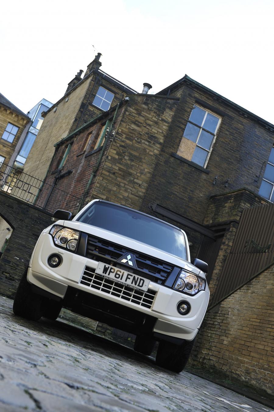  Mitsubishi Shogun Black 2012 года  (UK) (фото 75 из 85)